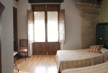 Hotel Vivienda Turistica Yamaries à Úbeda Extérieur photo